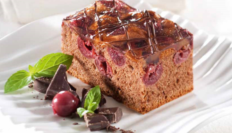 Шоколадный пирог с вишней - простой рецепт на любой случай